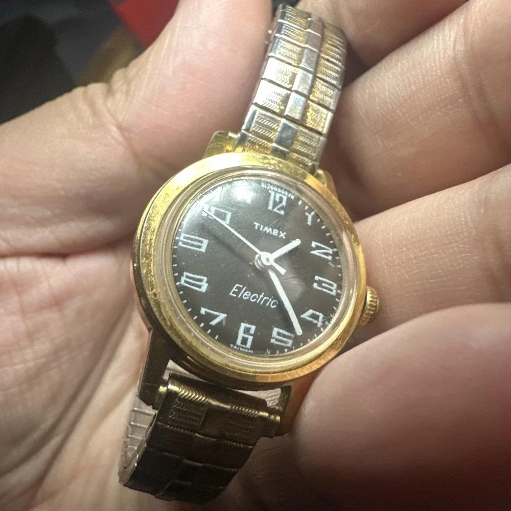 Works Vintage Timex Taiwan Brown Dial Electric Ladies Watch Quartz 23mm Fit 6.5